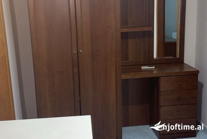 Shtepi me qera Apartament ne Tirane, 1+1, Mobilimi E mobiluar, Pagesa 45,000  Leke.