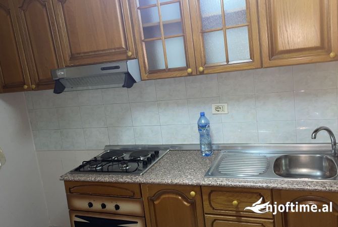 Shtepi me qera 1+1 ne Tirane - 45,000 Leke