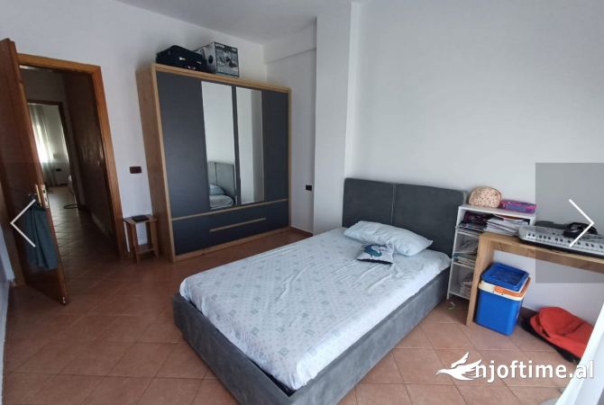Shtepi me qera Apartament ne Tirane, 2+1, Mobilimi E mobiluar, Pagesa 500  Euro.