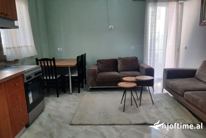 Shtepi me qera 2+1 ne Tirane - 35,000 Leke