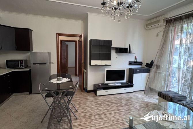 Shtepi me qera Apartament ne Tirane, 2+1, Mobilimi E mobiluar, Pagesa 600  Euro.