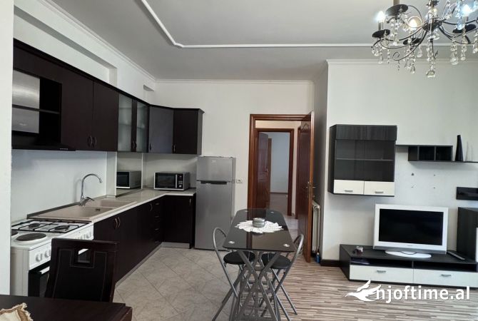 Shtepi me qera Apartament ne Tirane, 2+1, Mobilimi E mobiluar, Pagesa 600  Euro.