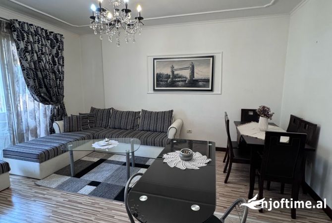 Shtepi me qera Apartament ne Tirane, 2+1, Mobilimi E mobiluar, Pagesa 600  Euro.