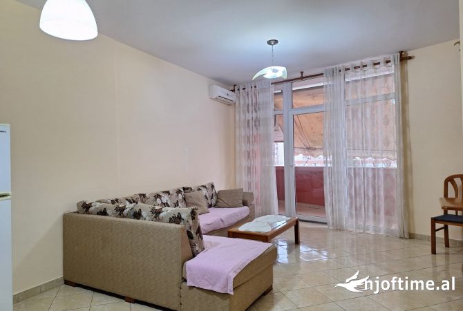 Shtepi me qera Apartament ne Tirane, 1+1, Mobilimi E mobiluar, Pagesa 45,000  Leke.