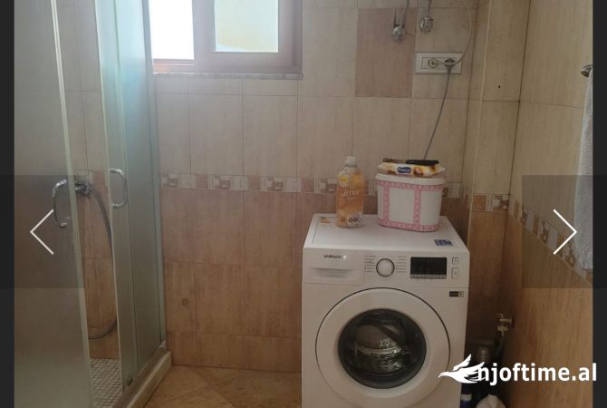 Shtepi me qera Shtepi Private ne Tirane, 3+1, Mobilimi E mobiluar, Pagesa 1,000  Euro.