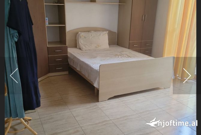 Shtepi me qera Shtepi Private ne Tirane, 3+1, Mobilimi E mobiluar, Pagesa 1,000  Euro.