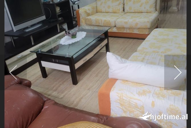 Shtepi me qera Shtepi Private ne Tirane, 3+1, Mobilimi E mobiluar, Pagesa 1,000  Euro.