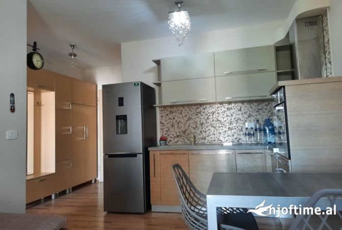 Shtepi me qera Apartament ne Tirane, 1+1, Mobilimi E mobiluar, Pagesa 500  Euro.