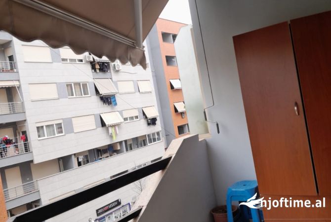 Shtepi me qera Apartament ne Tirane, 2+1, Mobilimi E mobiluar, Pagesa 45,000  Leke.