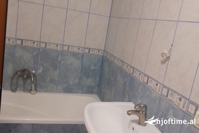 Shtepi me qera Apartament ne Tirane, 2+1, Mobilimi E mobiluar, Pagesa 45,000  Leke.