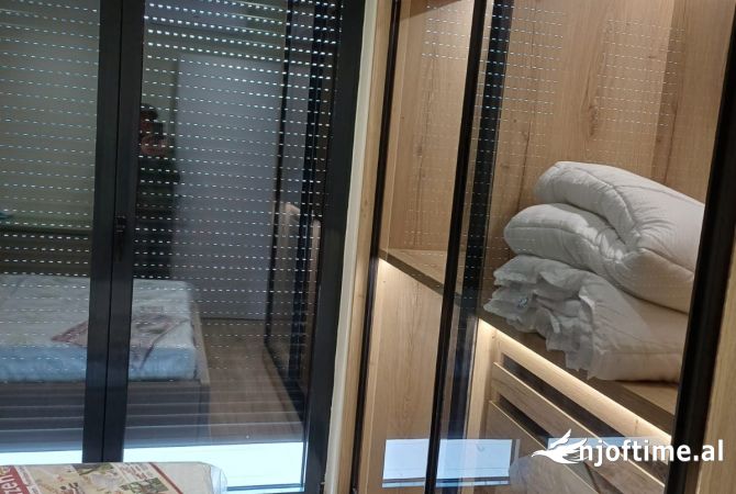 Shtepi me qera Apartament ne Tirane, 1+1, Mobilimi E mobiluar, Pagesa 800  Euro.