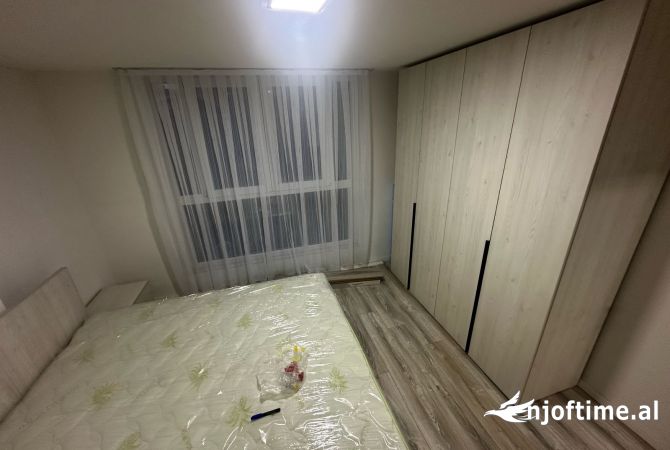 Shtepi me qera Shtepi Private ne Tirane, 1+1, Mobilimi E mobiluar, Pagesa 450  Euro.