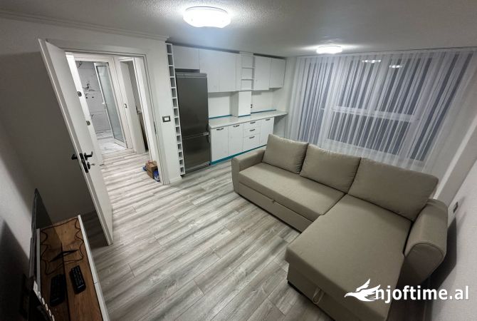 Shtepi me qera Shtepi Private ne Tirane, 1+1, Mobilimi E mobiluar, Pagesa 450  Euro.