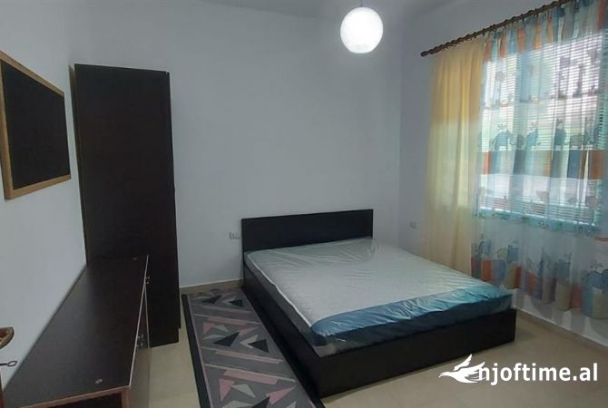 Shtepi ne shitje Shtepi Private ne Tirane, 3+1, Mobilimi E mobiluar, Pagesa 180,000  Euro.