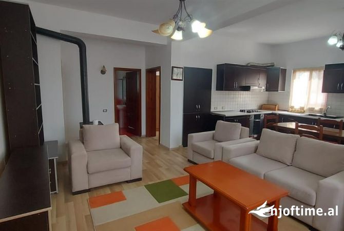 Shtepi ne shitje Shtepi Private ne Tirane, 3+1, Mobilimi E mobiluar, Pagesa 180,000  Euro.