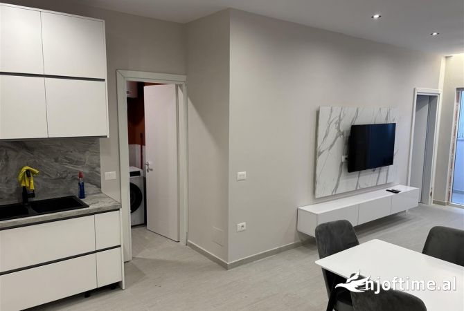 Shtepi me qera Apartament ne Tirane, 1+1, Mobilimi E mobiluar, Pagesa 420  Euro.