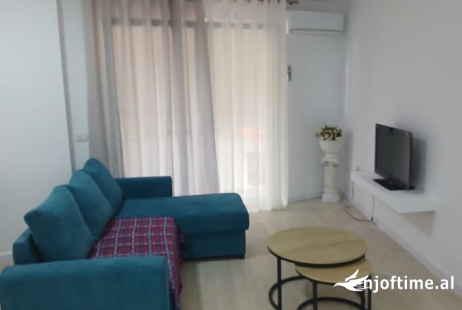 Shtepi me qera Apartament ne Tirane, 1+1, Mobilimi E mobiluar, Pagesa 45,000  Leke.
