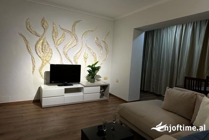 Shtepi me qera Apartament ne Tirane, 2+1, Mobilimi E mobiluar, Pagesa 600  Euro.
