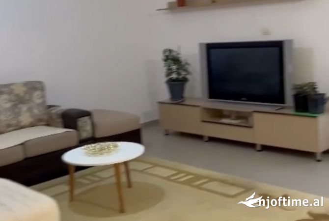 Shtepi me qera 2+1 ne Tirane - 650 Euro