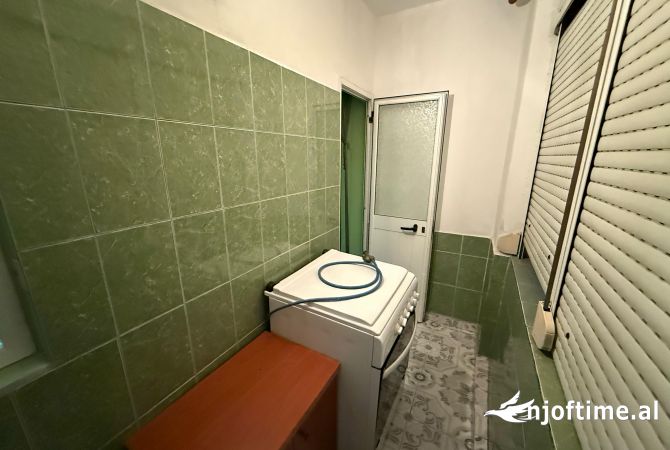 Shtepi me qera Apartament ne Tirane, 1+1, Mobilimi E mobiluar, Pagesa 350  Euro.
