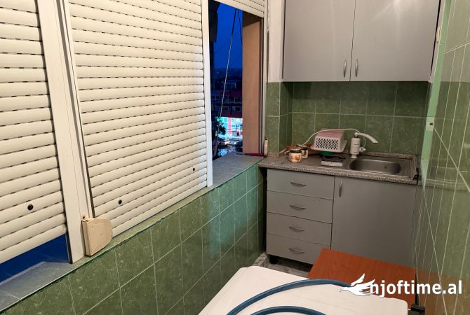 Shtepi me qera Apartament ne Tirane, 1+1, Mobilimi E mobiluar, Pagesa 350  Euro.