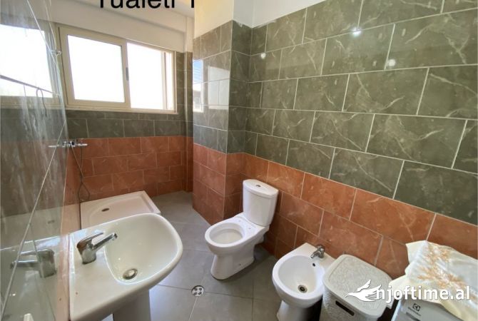 Shtepi me qera Apartament ne Tirane, 2+1, Mobilimi E mobiluar, Pagesa 45,000  Leke.