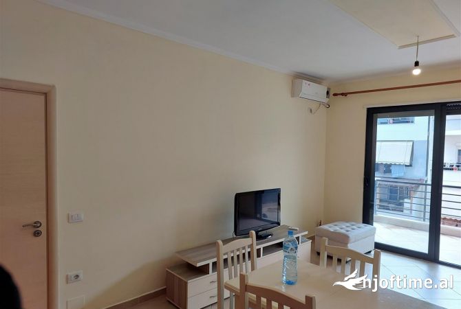 Shtepi me qera Apartament ne Tirane, 1+1, Mobilimi E mobiluar, Pagesa 380  Euro.