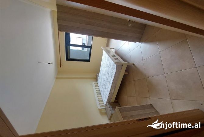 Shtepi me qera 1+1 ne Tirane - 380 Euro