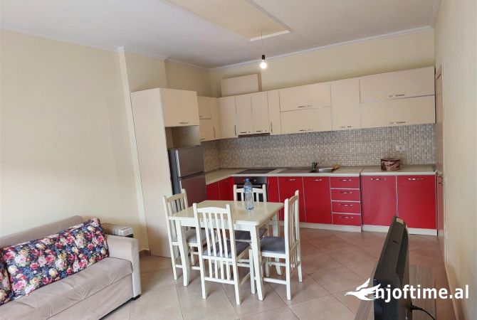 Shtepi me qera 1+1 ne Tirane - 380 Euro
