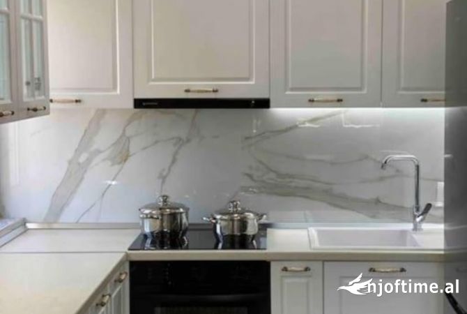 Shtepi ne shitje Apartament ne Tirane, 3+1, Mobilimi E mobiluar, Pagesa 250,000  Euro.