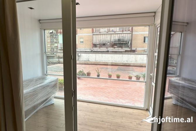 Shtepi me qera Apartament ne Tirane, 2+1, Mobilimi E mobiluar, Pagesa 1,000  Euro.