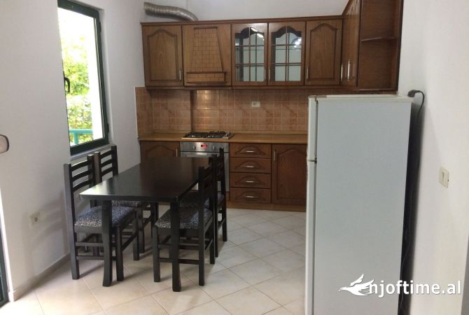 Shtepi me qera Apartament ne Tirane, 1+1, Mobilimi E mobiluar, Pagesa 43,000  Leke.