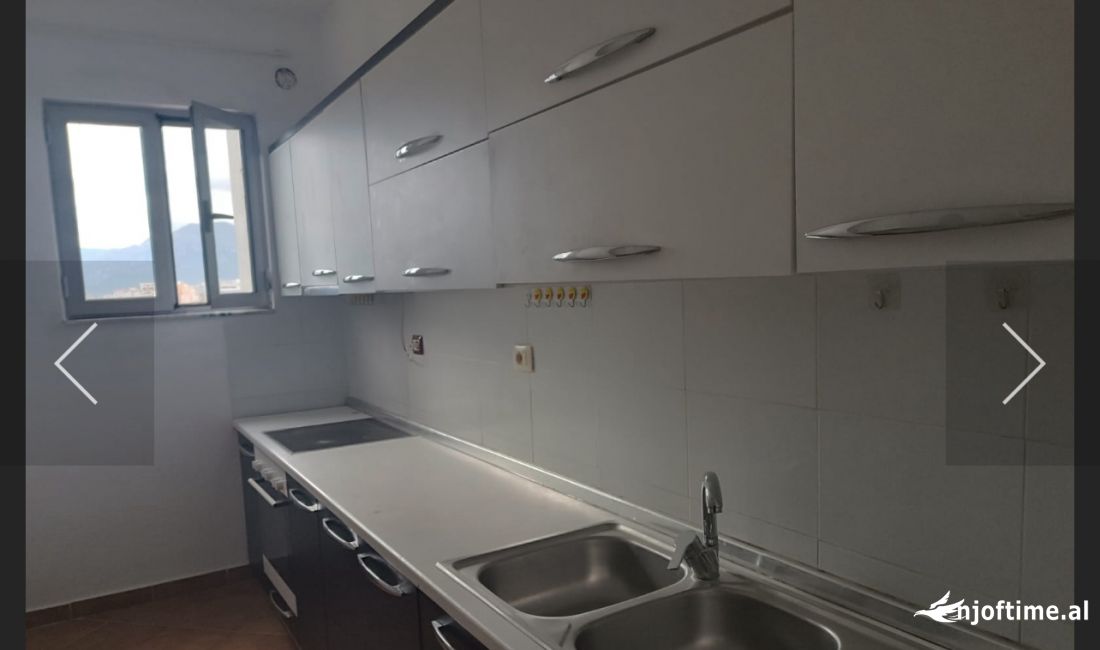 Shtepi me qera Apartament ne Tirane, 3+1, Mobilimi E mobiluar, Pagesa 400  Euro.