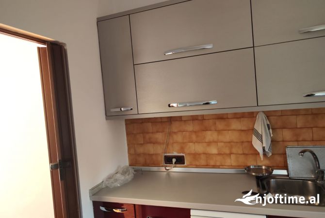 Shtepi me qera 1+1 ne Tirane - 35,000 Leke