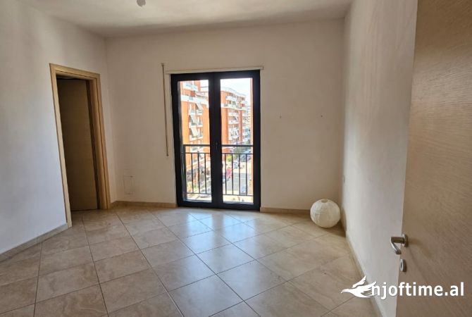 Jepet apartament 3+1+2+garazhd tek green city , perballe astirit