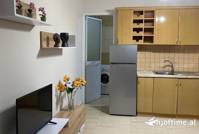 Shtepi me qera Apartament ne Tirane, 1+1, Mobilimi E mobiluar, Pagesa 400  Euro.
