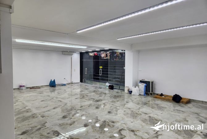 Ambient biznesi me qera 1+1 ne Tirane - 3,500 Euro