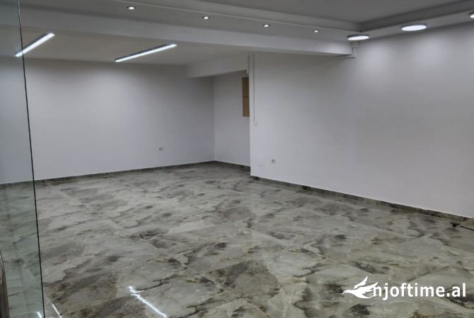 Ambient biznesi me qera 1+1 ne Tirane - 3,500 Euro