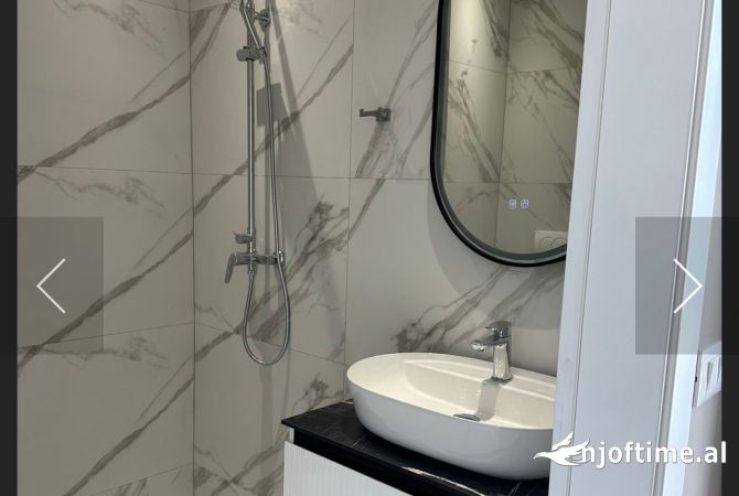 Shtepi me qera Apartament ne Tirane, 2+1, Mobilimi Bosh, pa mobiluar, Pagesa 1,300  Euro.