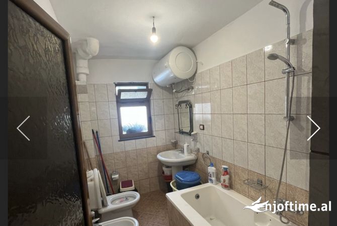 Shtepi me qera Apartament ne Tirane, 2+1, Mobilimi E mobiluar, Pagesa 500  Euro.