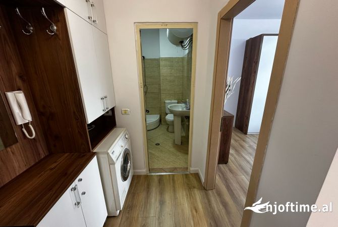 Shtepi ne shitje Apartament ne Tirane, 1+1, Mobilimi E mobiluar, Pagesa 95,000  Euro.