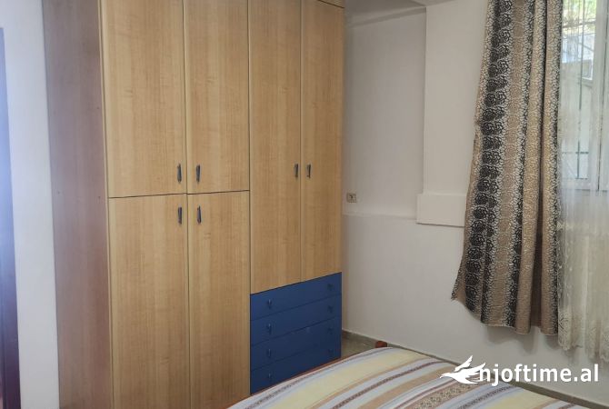 Shtepi me qera Shtepi Private ne Tirane, 1+1, Mobilimi E mobiluar, Pagesa 30,000  Leke.