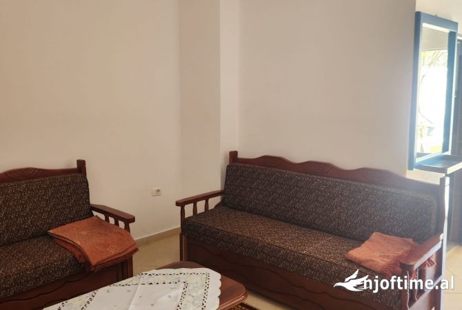 Shtepi me qera 1+1 ne Tirane - 30,000 Leke