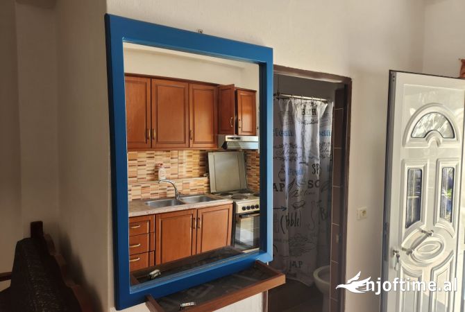 Shtepi me qera Shtepi Private ne Tirane, 1+1, Mobilimi E mobiluar, Pagesa 30,000  Leke.