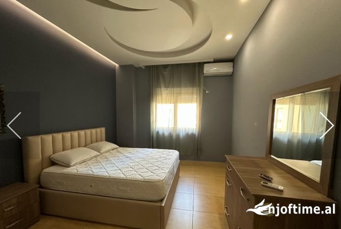 Shtepi ne shitje Apartament ne Tirane, 2+1, Mobilimi E mobiluar, Pagesa 110,000  Euro.