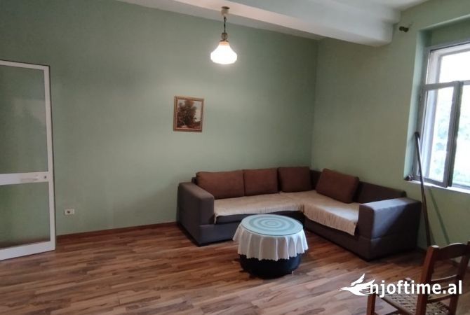 Shtepi me qera 1+1 ne Tirane - 400 Euro