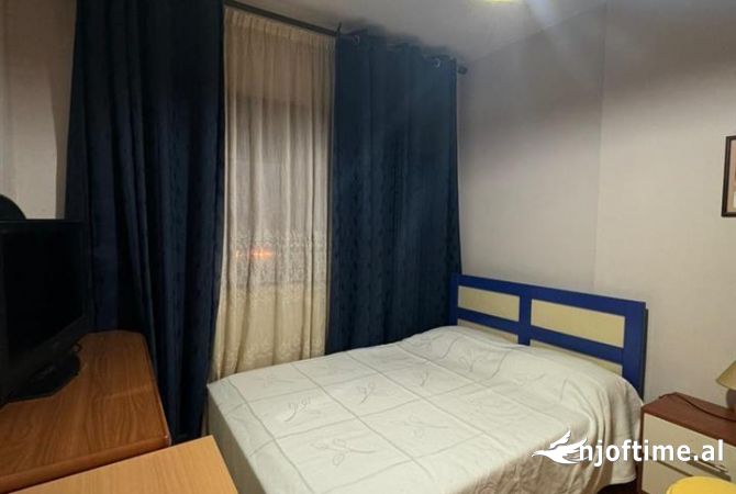 Shtepi ne shitje Apartament ne Tirane, 2+1, Mobilimi E mobiluar, Pagesa 265,000  Euro.