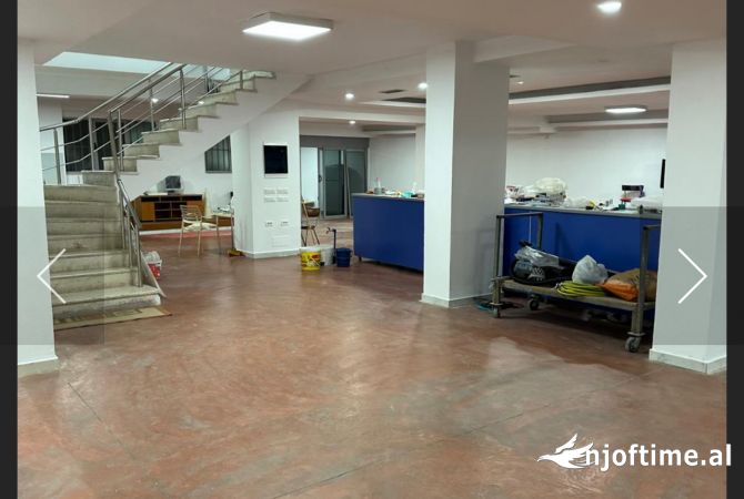 Ambient biznesi me qera 4+1 ne Tirane - 2,800 Euro