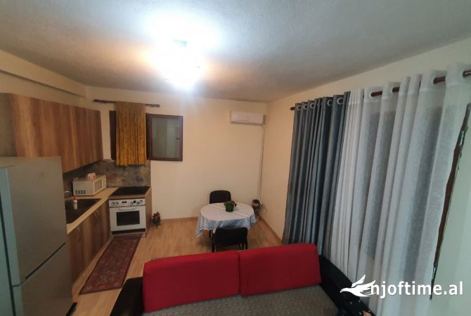 Shtepi me qera 1+1 ne Tirane - 400 Euro