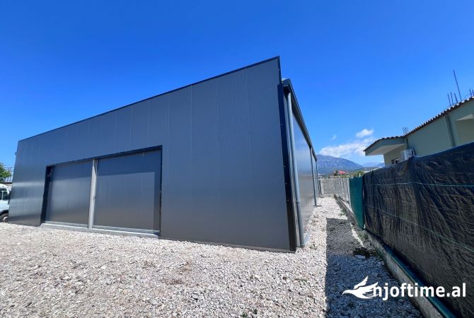 Ambient biznesi me qera 4+1 ne Tirane - 1,500 Euro